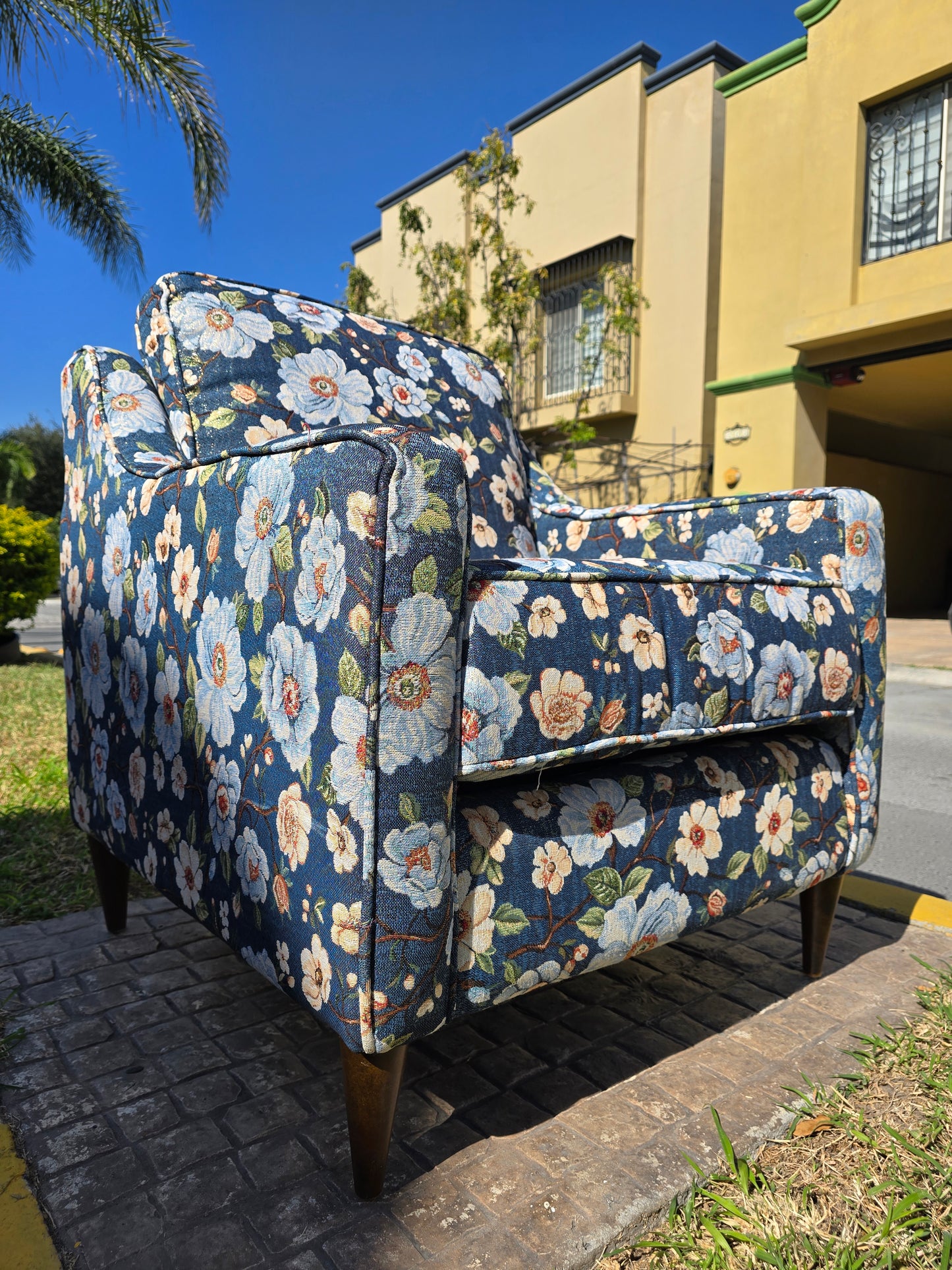 SILLÓN DE DISEÑO EXCLUSIVO